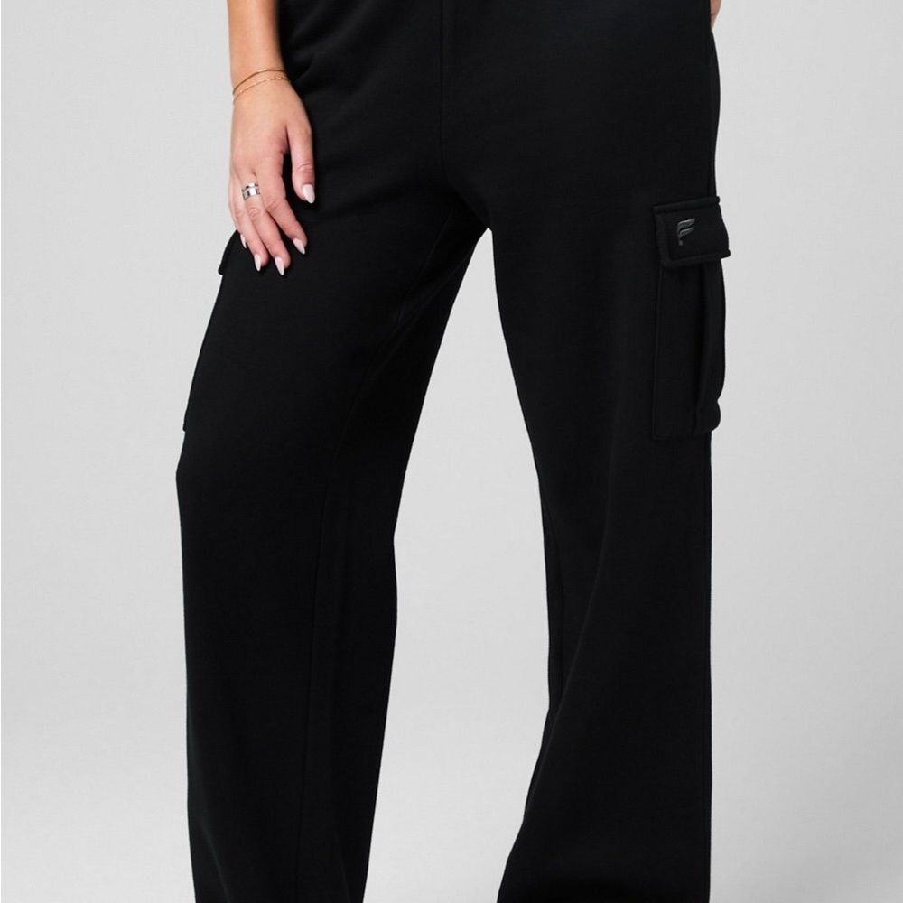 Fabletics Wide Leg Cargo Fleece Sweatpants Black XL EUC Cozy Athleisure Lounge - Picture 5 of 7